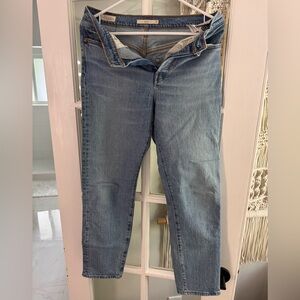 Levi’s Classic Blue Women's Wedgie Jeans